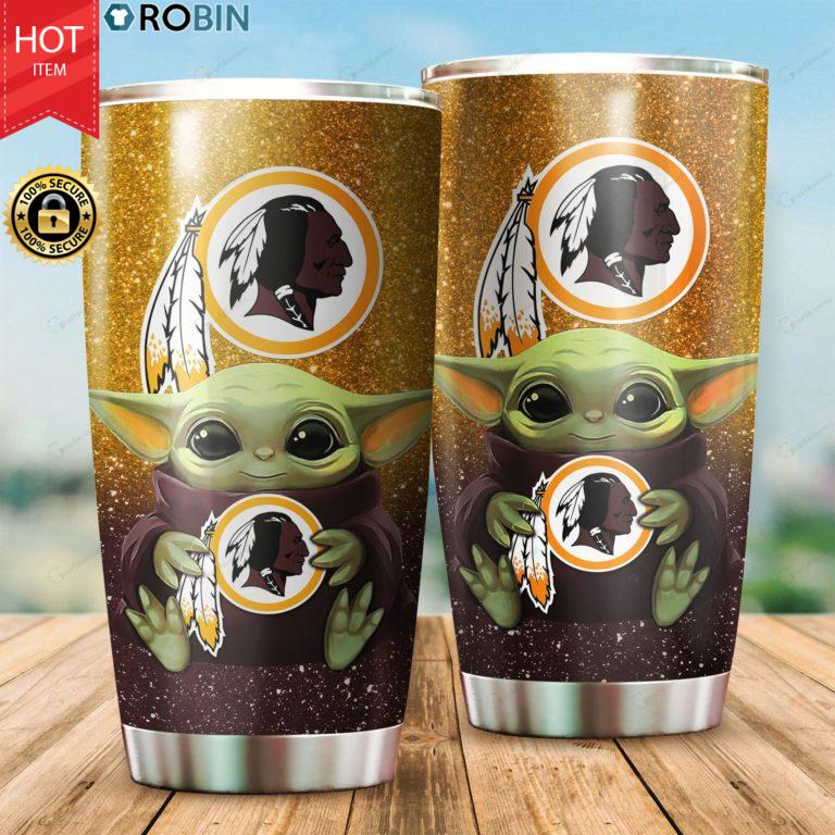 Baby Yoda Hug Washington Redskins 20oz Tumbler