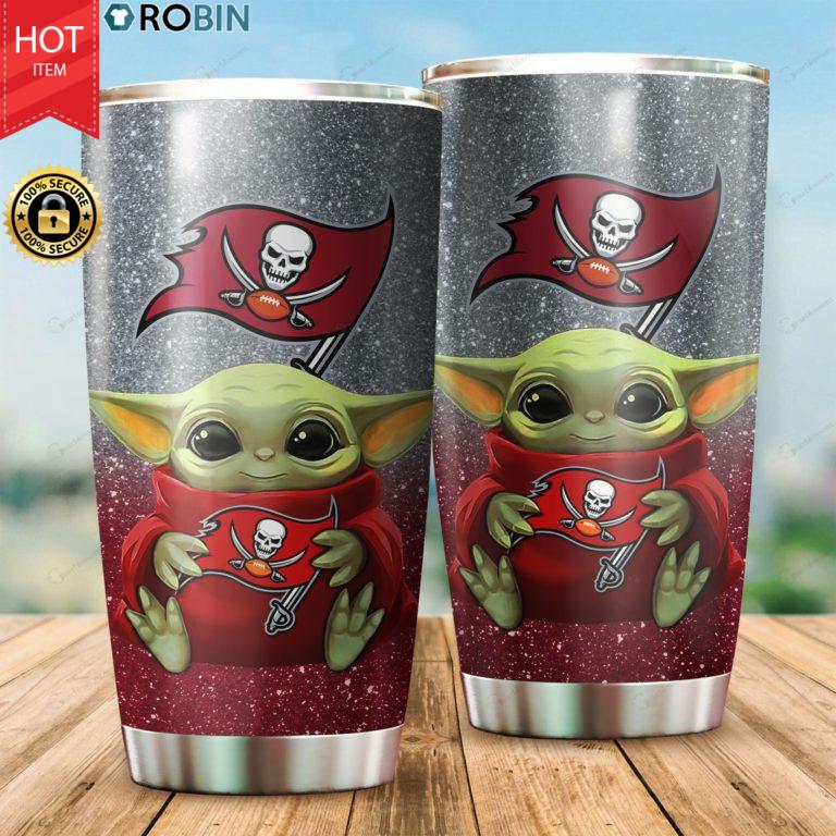 Baby Yoda Hug Tampa Bay Buccaneers 20oz Tumbler