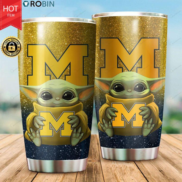 Baby Yoda Hug Michigan Wolverines 20oz Tumbler