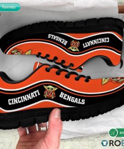 Baby Yoda Hug Cincinnati Bengals Football Sneakers – Breathable Running Shoes Baby Yoda Hug Cincinnati Bengals Football Sneakers – Breathable Running Shoes