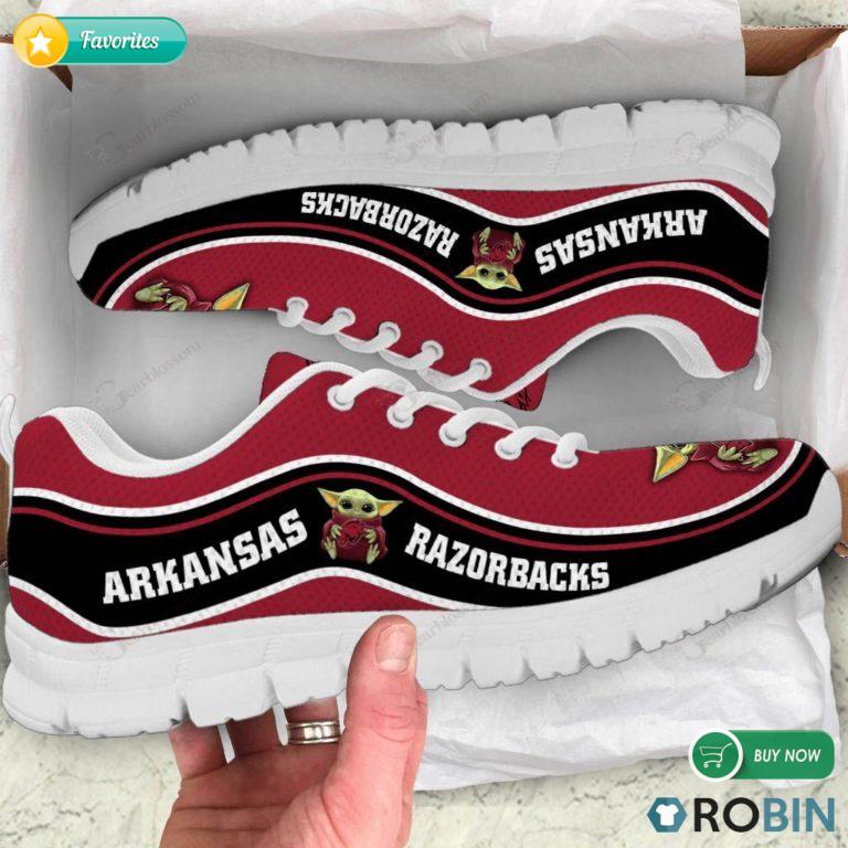 Baby Yoda Hug Arkansas Razorbacks Sneakers – Breathable Running Shoes