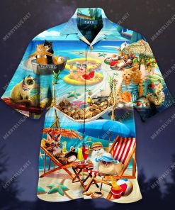 Cats Having Fun At The Beach Short Sleeve Button Up