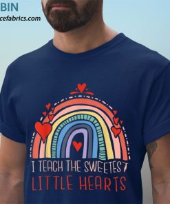 t shirt navy hearts rainbow i teach the sweetest teacher Fpzl6