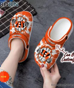 Football Crocs – Personalized Cincinnati Bengals Hands Ripping Light Clog Shoes
