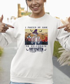 sweatshirt i paused my game to celebrate halloween sdn3fp