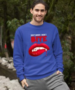 sexy vampire fangs red lips i won t bite halloween costume funny halloween shirt 77 dwytvk
