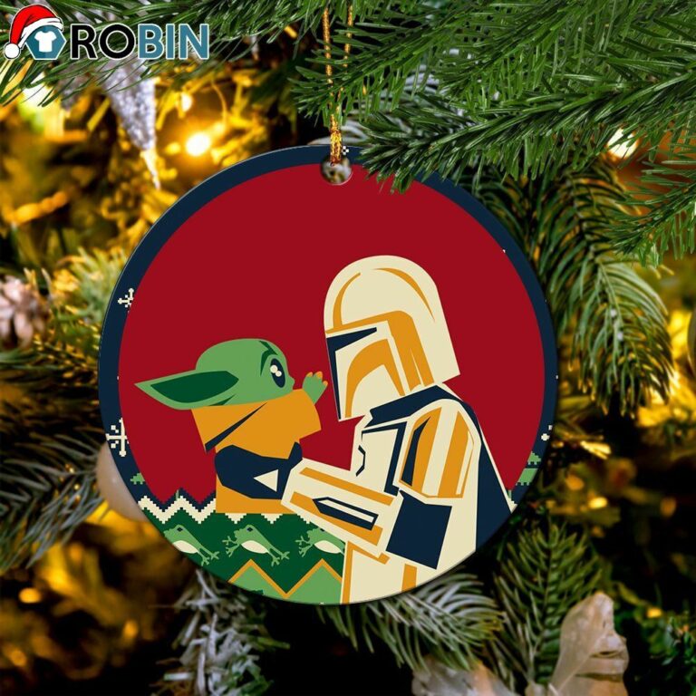 Mandalorian Holding Baby Yoda Circle Ornament – Christmas Decorations