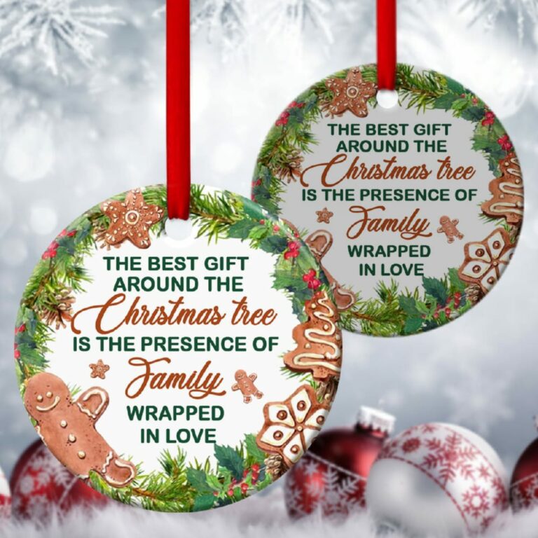 The Presence Of Family’s Love Is The Best Gift Wreath Circle Ornament