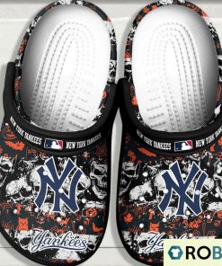 NFL New York Yankee Halloween Skull Classic Clogs NFL New York Yankee Halloween Skull Classic Clogs