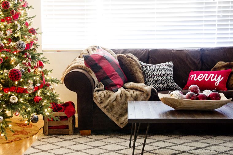 Christmas decorations on sofa Beautiful, Simple Indoor Christmas Decoration Tips
