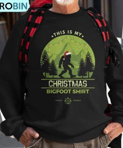 merry-xmas-bigfoot-santa-squatch-christmas-yeti-ugly-christmas-sweatshirt-1