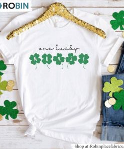 St Patrick’s Day Nurse Sweatshirt , Cute One Lucky Nurse Unisex Shirt
