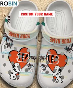 Snoppy Hug NFL Cincinnati Bengals Crocs Shoes
