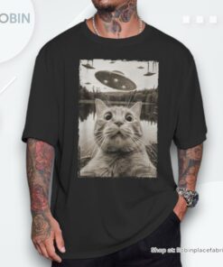 Vintage Cat Ufo Encounters Ufo And Cat Selfie Unisex Shirt
