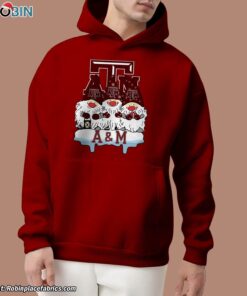 Christmas Gnomes Hold Texas A&M Aggies Unisex Shirt