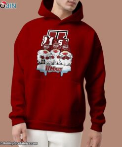 Christmas Gnomes Hold UMass Minutemen Unisex Shirt