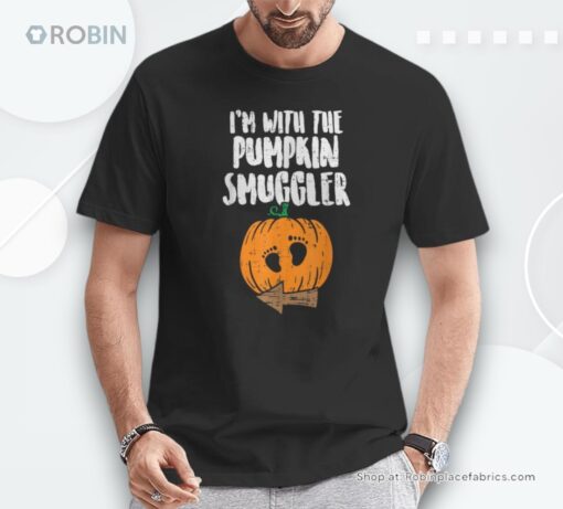 Im With The Pumpkin Sgler Halloween Pregnancy Couple Dad Shirt