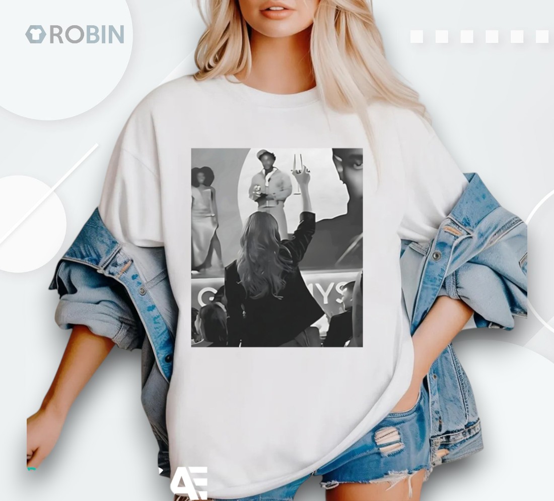 Taylor Celebrates Kendrick Lamar’s Grammy Win Photo Shirt Taylor Celebrates Kendrick Lamar’s Grammy Win Photo Shirt