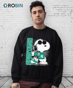 Snoopy Stand Michigan State Spartans Shirt Snoopy Stand Michigan State Spartans Shirt