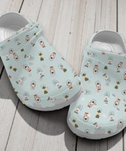 “Vintage Glow” – Retro Camping Lantern Pattern Crocs