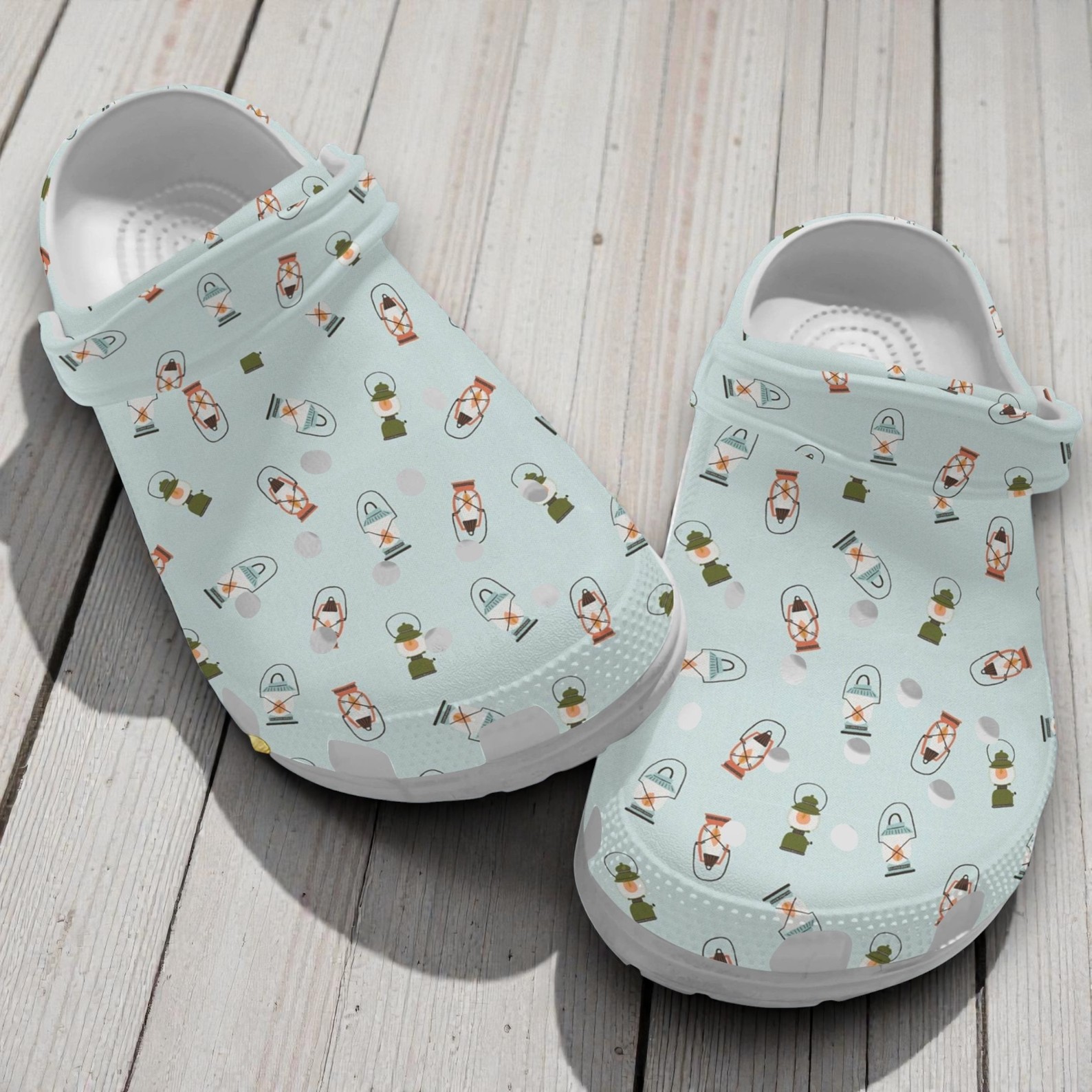 “Vintage Glow” – Retro Camping Lantern Pattern Crocs “Vintage Glow” – Retro Camping Lantern Pattern Crocs