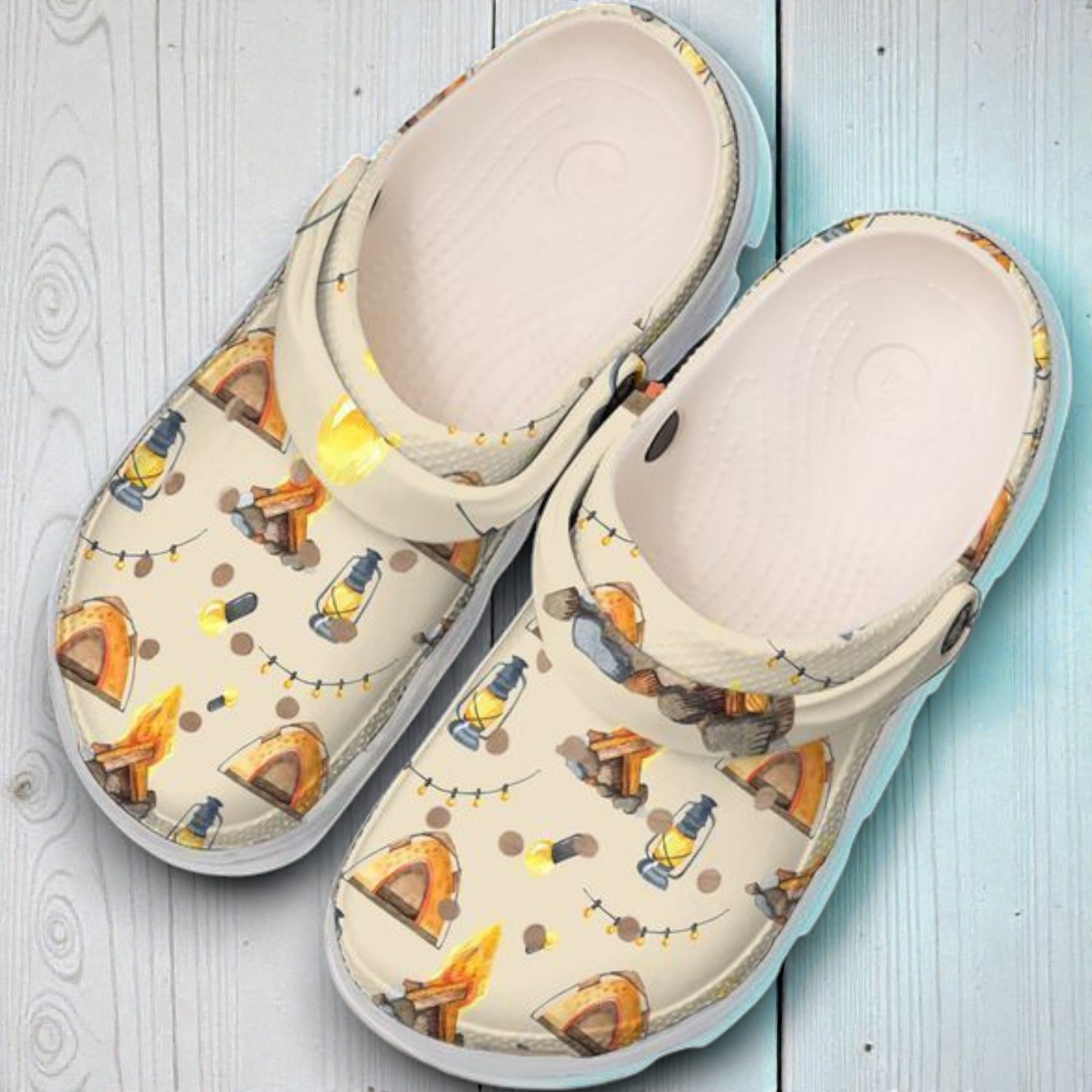 “Cozy Campsite” – Tent, Bonfire & String Lights Crocs “Cozy Campsite” – Tent, Bonfire & String Lights Crocs