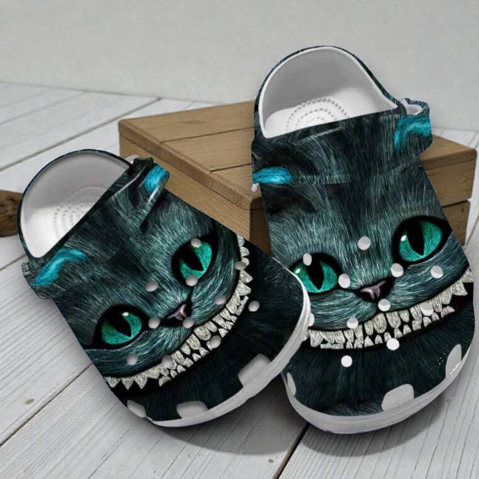 “The Cheshire Grin” – Creepy Smiling Cat Crocs “The Cheshire Grin” – Creepy Smiling Cat Crocs